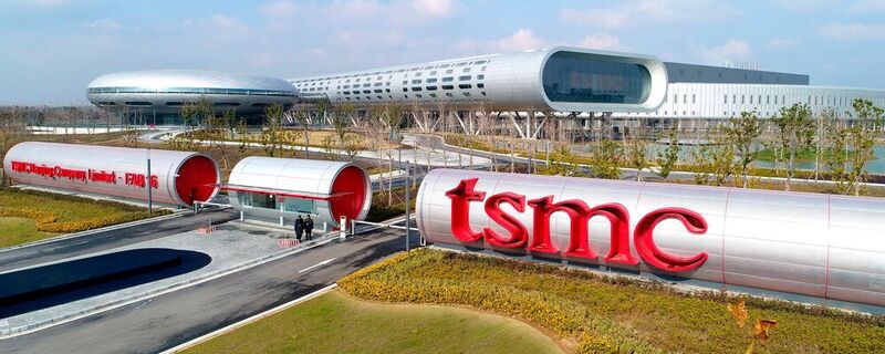 Der weltweit größte IC-Auftragsfertiger TSMC will eine Chip-Fertigung in Japan aufbauen. Ob sie ähnlch futuristisch ausschauen wird wie die hochmoderne Fab 16 im Bild, ist nicht bekannt.