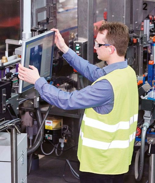 Dank Real-Time-Data sind die Mitarbeitenden in der Fertigung immer auf dem neuesten Stand. (Bild: Aveva)