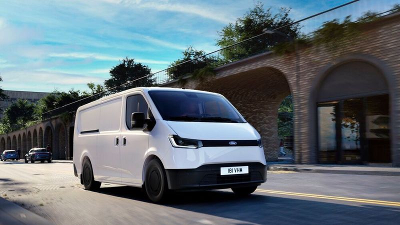 Der Transit City startet als Kastenwagen mit L1/H1-Aufbau bei rund 36.000 Euro netto. (Bild: Ford Pro)
