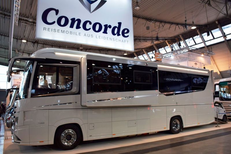 Für komfortables Reisen sorgt die “rollende Villa“ von Concorde. Das Modell Centurion-1160-GSI bietet auch eine kleine Garage im Heck. (Schweitzer)