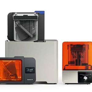 Avec une série d'imprimantes 3D dotées d'une résolution pouvant atteindre 25 µm, une large gamme de matériaux performants et des systèmes automatisés de post-traitement, les entreprises raccourcissent nettement leurs cycles de développement et améliorent l'efficacité de leur production.(Source :  Urma AG)