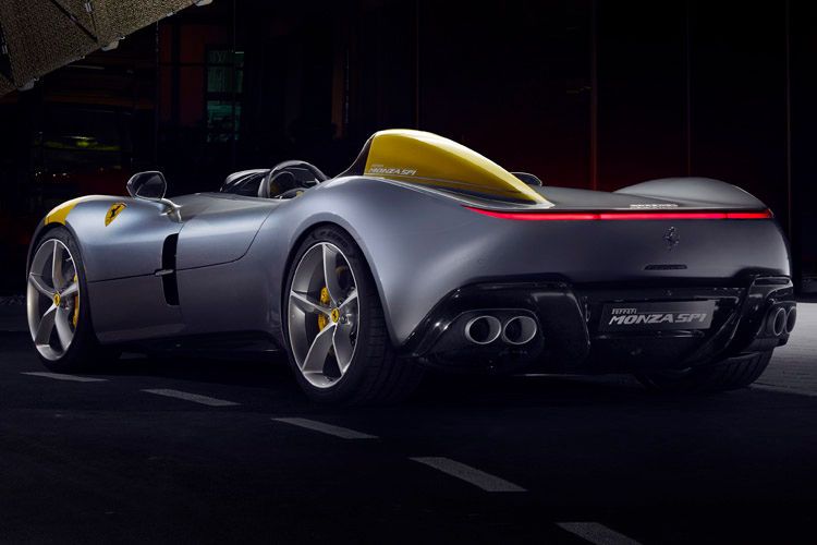 Der schießt die limitierten Sondermodelle in 2,9 Sekunden auf Tempo 100. (Bild: Ferrari)