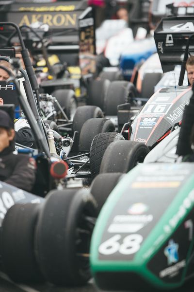 Bereits seit 10 Jahren kämpfen Studententeams aus aller Welt am Hockenheimring bei Formula Student Germany mit ihren selbstkonstruierten Rennboliden um den Sieg. (Formula Student Germany/ Kroeger)