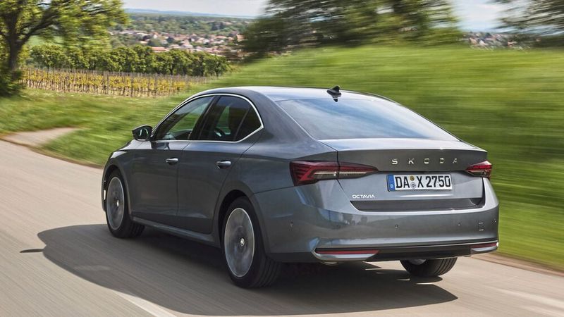 Alternativ zum Combi gibt es den Octavia auf künftig als Schrägheck-Limousine. (Bild: Skoda)