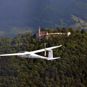 Das  Forschungsflugzeug E-Genius des Instituts für Flugzeugbau (IFB) der Universität Stuttgart hat den Green Speed Cup gewonnnen.