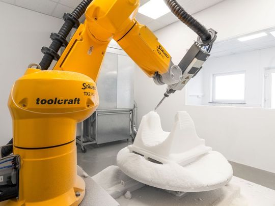 Robotergestützte Fräsanlage für die Fertigung individueller, orthopädischer Hilfsmittel. (Bild:)