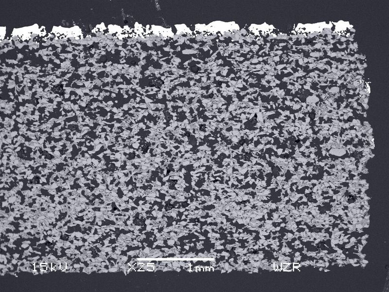 Für das MIM-Sintern von Titanbauteilen erhalten die neu entwickelten Sinterträger zusätzlich eine Schutzbeschichtung aus Zirkconiumoxid. (Bild: WZR)