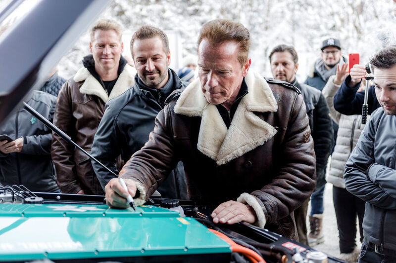 Arnold Schwarzenegger wird mit der Kreisel G-Klasse in den kommenden Monaten in Los Angeles unterwegs sein. Seine Erkenntnisse sollen in die Weiterentwicklung der Technik einfließen. (Kreisel electric)
