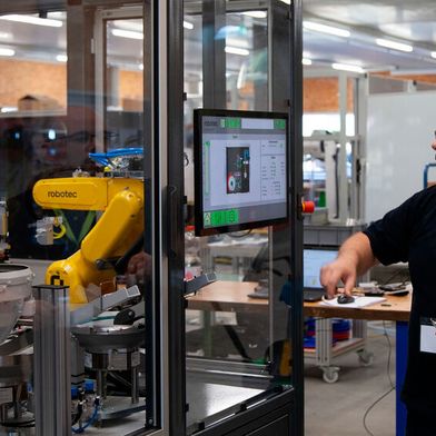 Robotec zeigte am Robotec TechDay 2026 in Seon wie 3D-Machine-Vision und KI das Automatisieren von komplexen Prozessen ermöglichen.  (Bild: Robotec)