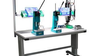 Die Hubsäule Hexalift eignet sich u. a. für die Gestaltung von ergonomischen Montagearbeitsplätzen.                                  (Baumeister & Schack)