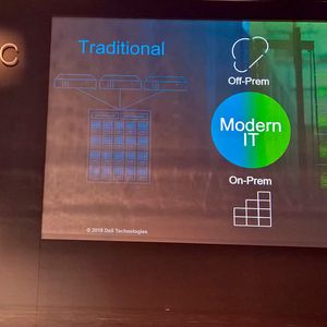 In den Produkten des vereinigten Unternehmens und in der Realität der Anwender werde alte und neue Infrastruktur noch lange nebeneinander existieren, erläutert Brian Gallagher, President Cloud Management Group bei Dell EMC. (Ariane Rüdiger)