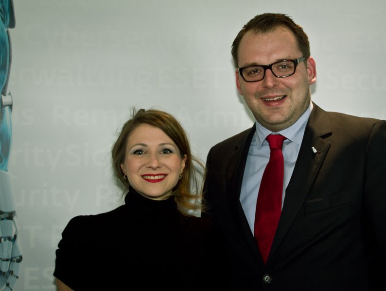 Ildikó Bruhns (Marketing ESET in Deutschland), Christoph Preetz (Channelmanager ESET in Deutschland) (Archiv: Vogel Business Media)