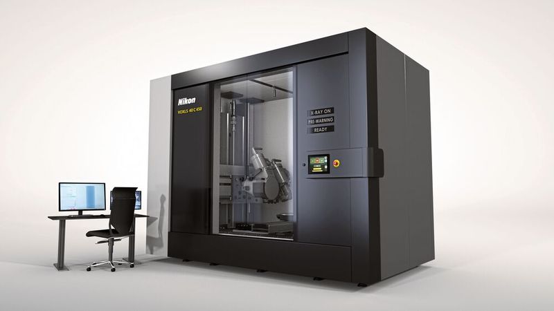 Installation ergonomique du système polyvalent de CT par rayons X à grand volume de Nikon. (Source : Nikon Metrology Europe)