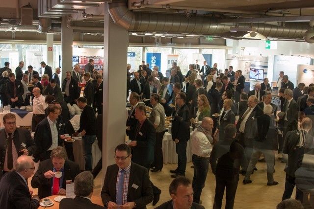 Intensive Gespräche in der Ausstellung prägten das 15. Team-Logistikforum. (Bild: Team)