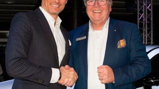 Thomas Dannacker (re.) scheidet nach 17 Jahren aus dem operativen Geschäft bei Stern Partner aus. Damit ist künftig Franco Barletta (li.) alleiniger Geschäftsführer der Gruppe. (Stern Partner)