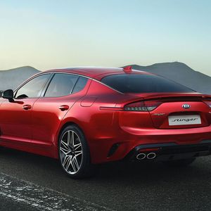 Nachgelegt hat Kia bei den Assistenten, die um Spurhalte- und Spurfolge-Funktionen, Tot-Winkel-Monitor sowie Warnfunktionen vor Dooring-Unfällen und im Innenraum zurückbleibenden Kindern erweitert wurden.(Bild:  Kia)