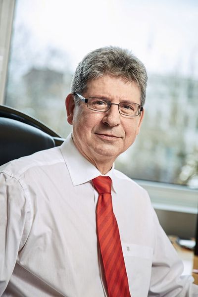 «Der Unterricht sollte das technische Verständnis der Schüler früher wecken und die Attraktivität der technischen Berufe bereits in den Sekundarschulen fördern und der Jugend bekannt machen.» Simon Imhof über den Fachkräftemangel (Michael Fritschi / Alfred Imhof AG)