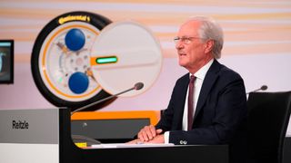 Wolfgang Reitzle, Chefaufseher von Continental, hat der Politik eine Mitschuld am weitreichenden Stellenabbau des Konzerns vorgeworfen. Insgesamt will Conti weltweit 30.000 Stellen „verändern“, davon 13.000 in Deutschland.  (Bild: Continental/Marcus Prell)