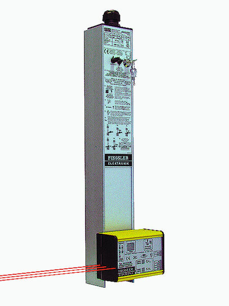 Mitfahrende Laserlichtelemente sind die technische Voraussetzung für das Pressen-Sicherheitssystem. (Bild: Fiessler)