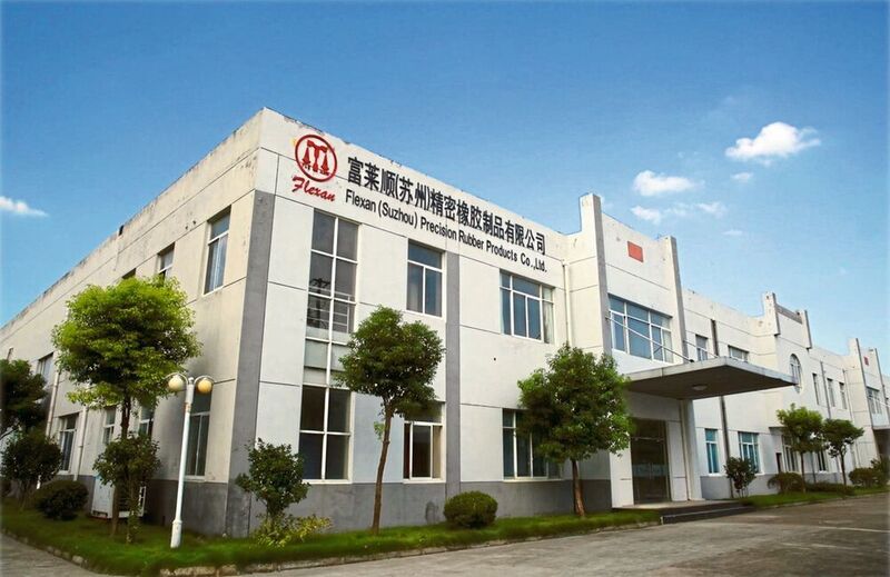 Der Auftragsfertiger Flexan produziert seit 2004 in China. In der Fabrik in Suzhou werden hochvolumige Elastomer-Formteile hergestellt sowie unterschiedlichste Silikon-Formteile im Reinraum. (Flexan)