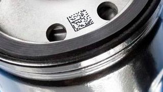 Die jüngere Druckergeneration von Bluhm druckt bis zu fünf Zeilen Text, Chargen- oder Seriennummern und Barcodes sowie 2D-Codes. (Bluhm)