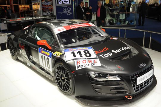 Rennwagen sind immer ein gern gesehenes Ausstellungsobjekt. Neben Audi... (Archiv: Vogel Business Media)