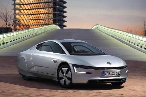 Der VW XL1: das Hybridfahrzeug braucht nur 0,9 Liter Sprit auf 100 Kilometern (Volkswagen)