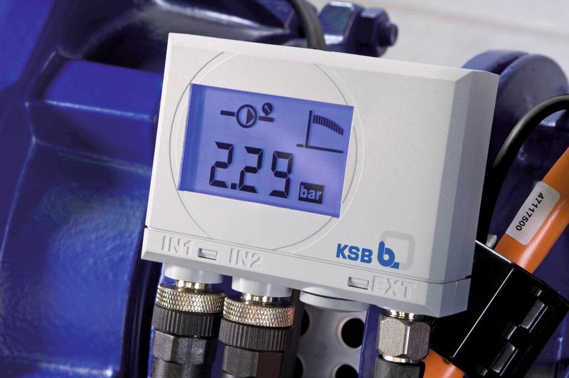 Bild 3: Normpumpe Etabloc mit Überwachungseinheit Pump-Meter. (Bild: KSB)