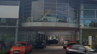 Die P&A-Preckel-Gruppe verkauft einen Standort am Düsseldorfer Höherweg an die BOB Automotive Group. (P&A)