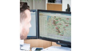 Die gesamte Hergarten-Flotte ist mit dem Telematiksystem ausgestattet, das alle Transportprozesse und Daten transparent an die Zentrale übermittelt und so für mehr Effizienz und höhere Prozesssicherheit sorgt. (Hergarten)