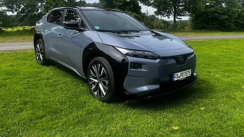 Ende 2026 wird Subaru drei Stromer im Angebot haben, unter anderem den überarbeiteten Solterra.(Bild:  Simon – VCG)