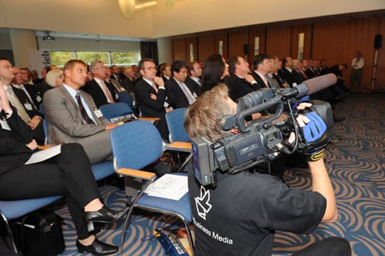 Keine Situation verpassen: Das Web-Cast-Team der Vogel Business Media und...  (Archiv: Vogel Business Media)