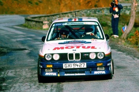 Der M3 machte auch abseits der Rundstrecken eine gute Figur, wie hier bei der Rallye Tour de Corse 1987. (Foto: BMW)