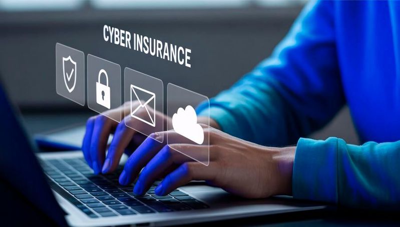 Wer kommt für Schäden durch Schadsoftware, Phishing oder Identitätsdiebstahl auf? Nicht immer muss es gleich eine Cyberversicherung sein.(Bild: ©  Sarfraz - stock.adobe.com / KI-generiert)