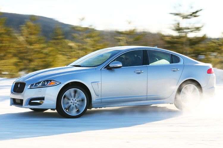 Einzige Motorvariante für die Allradler ist ein 3,0-Liter-V6-Kompressor-Benziner. (Foto: Jaguar)