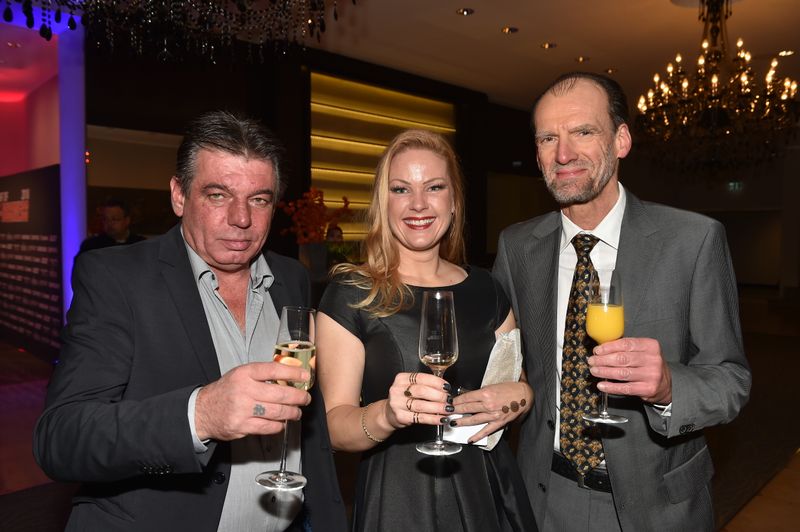 Hannah Lamotte, IT-BUSINESS, mit (l.) Frank Rühlicke und Detlef Neumann, Aquado. (Bild: Hannes Magerstädt)