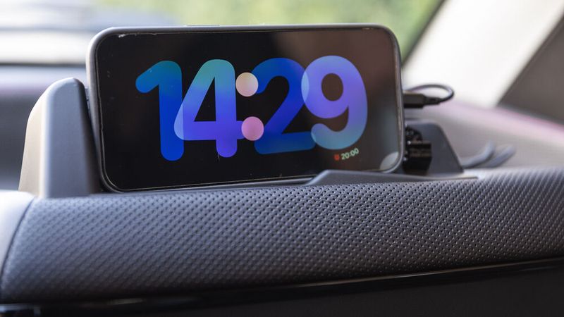 Zur Ausstattung des Silence S04 Nanocar gehört auch ein Audiosystem mit Bluetooth-Schnittstelle für Smartphones. (Bild: MarioRoman Pictures)