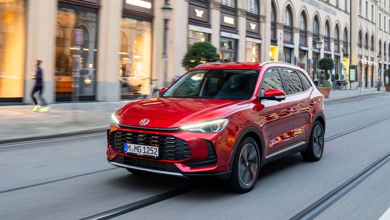 Der neue MG ZS ist im Oktober gestartet. Er dürfte noch nicht so einen großen Beitrag dazu geleistet haben, dass die Baureihe bei den beliebtesten chinesischen Autos ganz oben steht.(Bild:  MG Motor Deutschland GmbH/Marcus Werner)
