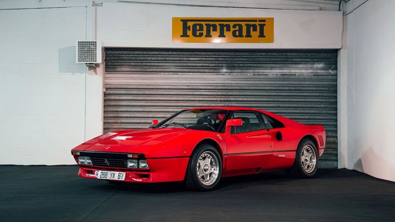 Ursprünglich gehörte der Ferrari 288 GTO von 1985 dem deutschen Rennfahrer Bepp Mayer, der den Wagen 13 Jahre lang behielt, bevor er ihn mit nur 6.986 Kilometer auf dem Tacho an Petitjean verkaufte.  (Bild: Autoren-Union Mobilität/RM Sotheby's)