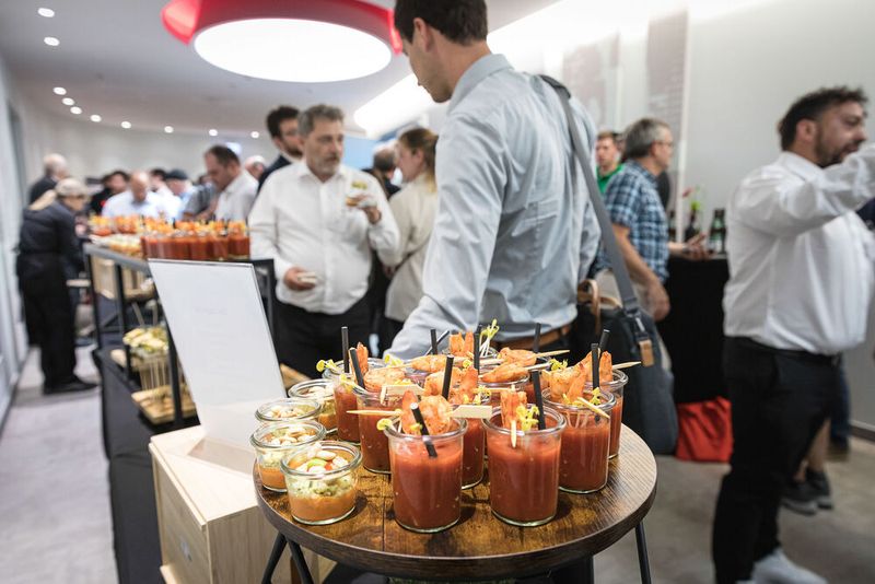 Anwenderkongress Steckverbinder 2023: Tag 1 mit Basisseminaren, Podiumsdiskussion und Posterslam. (Bild: Stefan Bausewein)