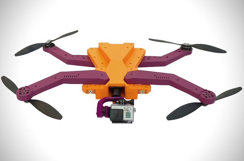 AirDog – das weltweit erste, selbstgesteuerte Sport-Aktion-Fluggerät für Filmaufnahmen bei Outdoor- und Extremaktivitäten – hergestellt mit Stratasys 3D-Drucktechnologie. (Bild: Helico)