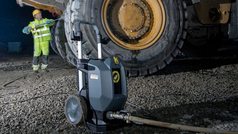 Die robusten Kaltwassergeräte der HD-Super-Class eignen sich für das Entfernen starker Verschmutzungen, wenn das Lösen von Öl- und Fettresten zweitrangig ist bzw. keine Rolle spielt. (Bild: Kärcher)