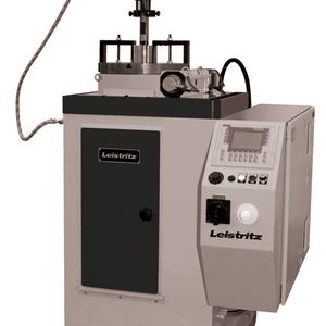 Bild 1: Die Nutenziehmaschine braucht weniger als 2 m² Platz und sorgt für deutlich präzisere Nuten als das bisherige Räumverfahren.
