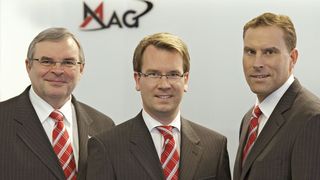 Die Führungsriege der Automobilsparte bei MAG (v.l.n.r.): Dr. Manfred Berger, Dr. Sebastian Schöning und Brian Prina.  (Bild: MAG Europe)
