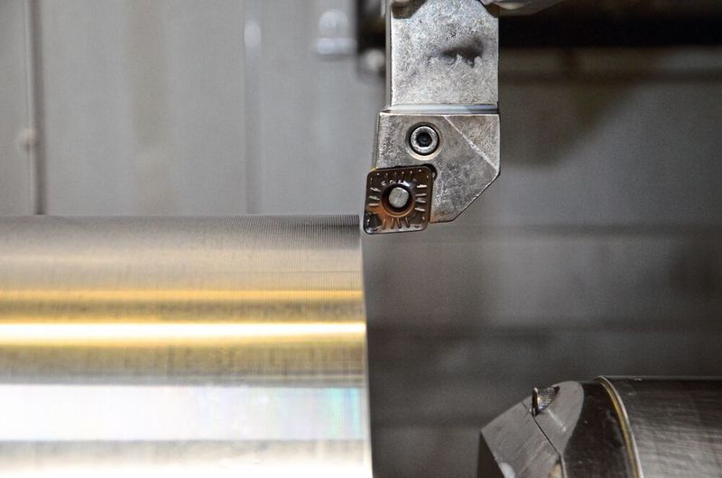 Prozesssicher und produktiv: Stahl St52 schwerzerspanen mit Drehschneidplatten Dove IQ turn. (Iscar)