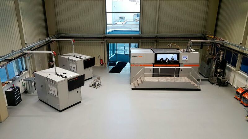 Die Lasercusing-Anlagen von Concept Laser in der neue Produktionshalle in Varel. (Bild: Premium Aerotec GmbH)