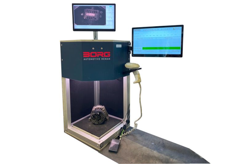 Borg Automotive mit Automatic product identification with AI: Borg Automotive Reman verarbeitet pro Jahr etwa 2,5 Millionen gebrauchte Automobilteile (Cores), die im ERP-System erfasst werden. Früher wurde jedes einzelne Teil manuell identifiziert und erfasst. Um die betrieblichen Abläufe zu optimieren und die Datenqualität sowie den Kundenservice zu verbessern, hat das Unternehmen einen KI-gestützten automatischen Identifizierungs- und Erfassungsprozess für die Cores entwickelt, bei dem die Produktkennzeichnungen visuell analysiert werden. (Bild: Borg Automotive)