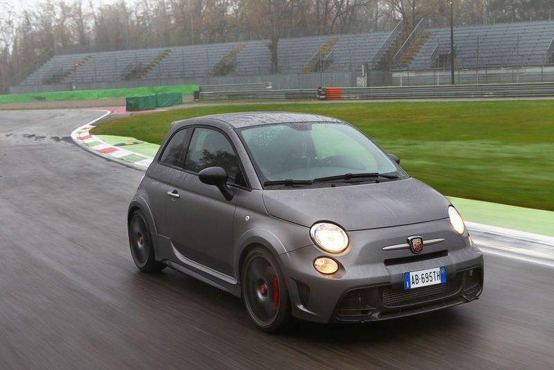 Fiats Sportabteilung Abarth hat die ultimative 500-Rennsemmel aufgelegt. (Fiat)
