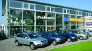 Der Neubau im Karlsruher Stadtteil Mühlburg bietet mit 16.000 m2 Fläche beste Voraussetzungen für einen guten Service.  (Foto: Zschernitz)