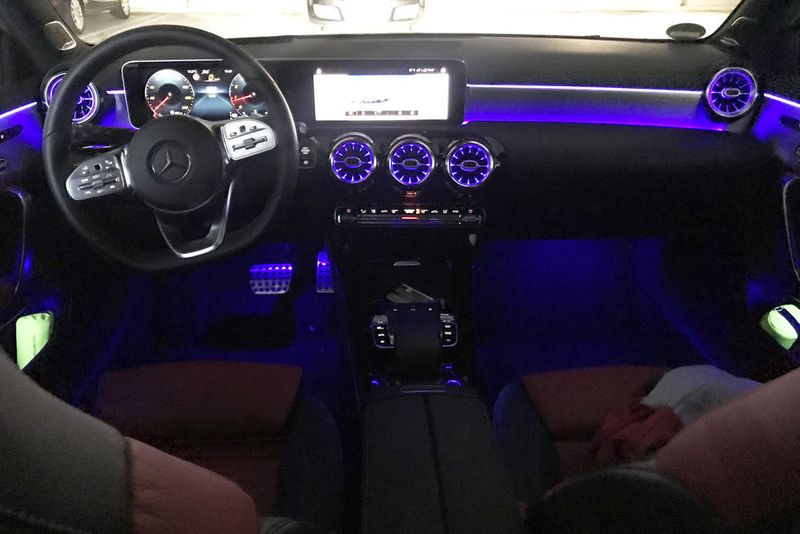 Für Freunde der Farbe lila ist auch etwas dabei. (Seyerlein/»kfz-betrieb«)